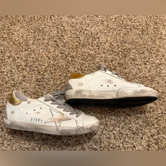 NWOT Golden Goose Superstar Sneakers White Silver Gold Size 37 - Picture 1 of 6